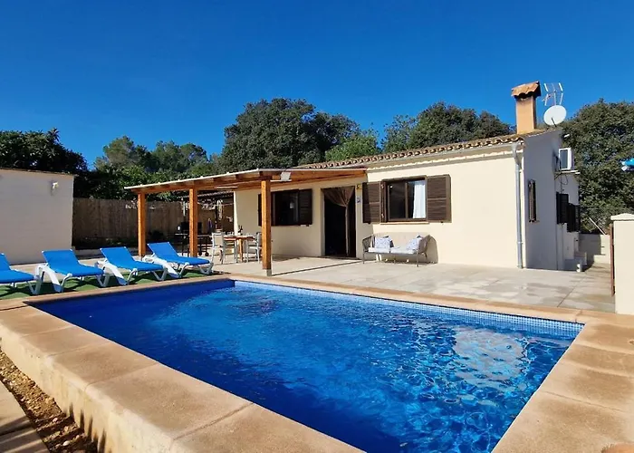 Finca Con Piscina Rodeada De Naturaleza